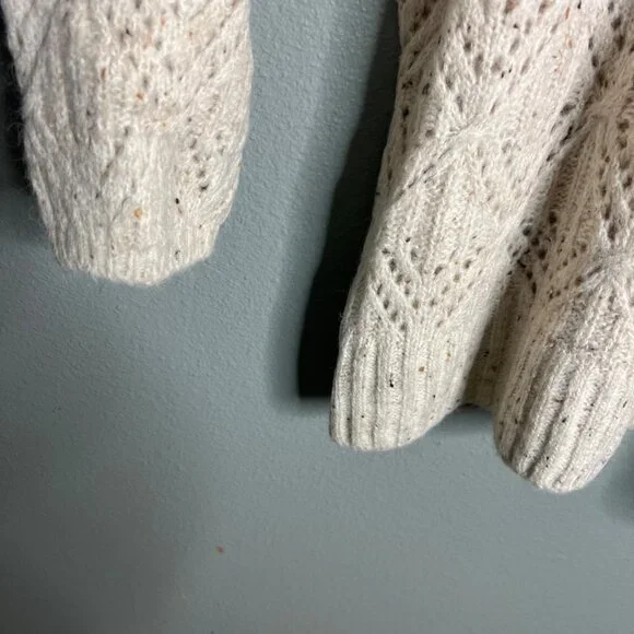 NWOT Old Navy Pointelle Knit Ruffle Sleeve Sweater Cream Plus Size 2X 3X 4X - Picture 4 of 7